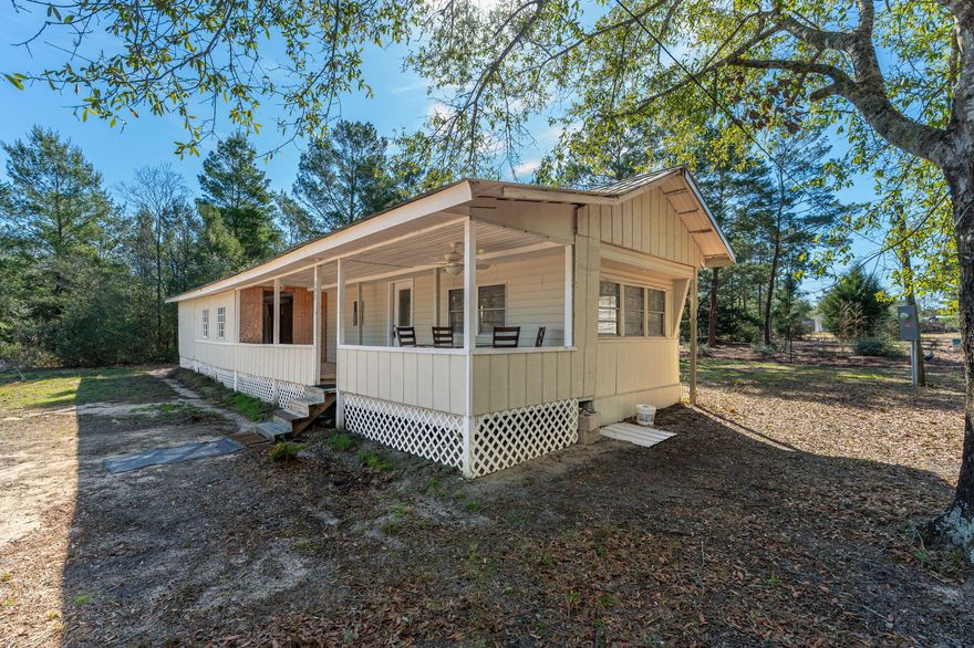 Five bedroom, two bathroom manufactured home that has been renovated! Come enjoy the large front porch that is made for the beautiful Florida weather! There is both a living room and a den/dining room along with a master bedroom suite with a large walk-in closet! Application, background check and credit check with be required! Pets will be approved on a case-by-case basis. Tenants must apply with Southern Choice Properties. The requirements are that tenants make at minimum two and a half times the rent amount, have one year employment and a credit score of 600.