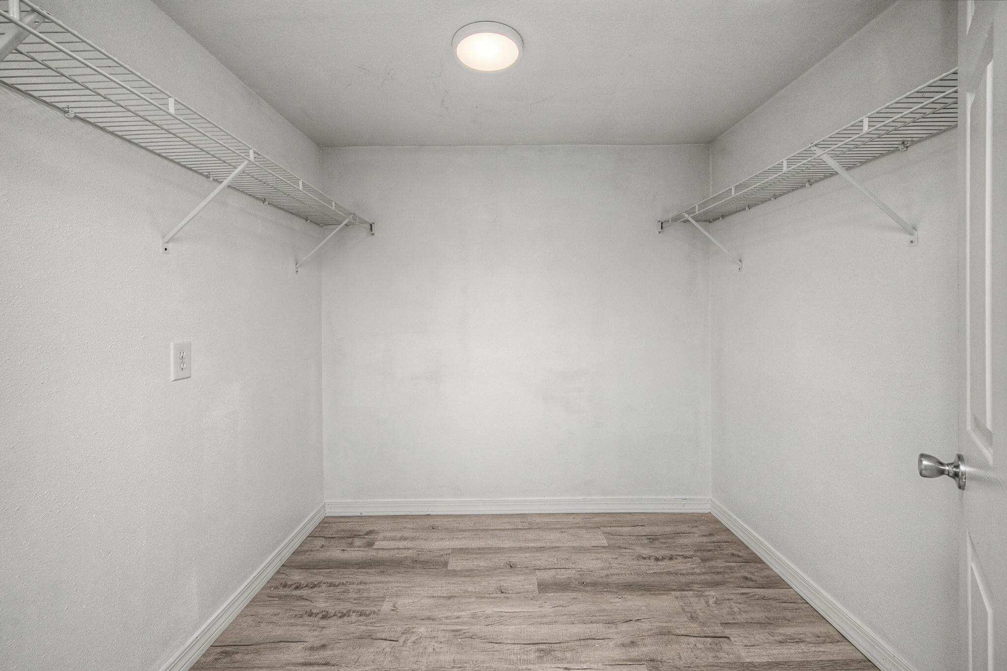 LOT 5 BLK 14 OAKWOOD HILLS UNIT I - Residential Lease