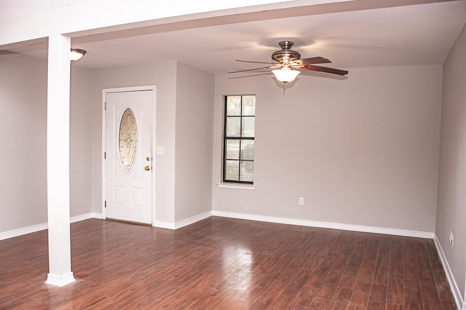 COUNTRY CLUB ESTATES - Residential Lease