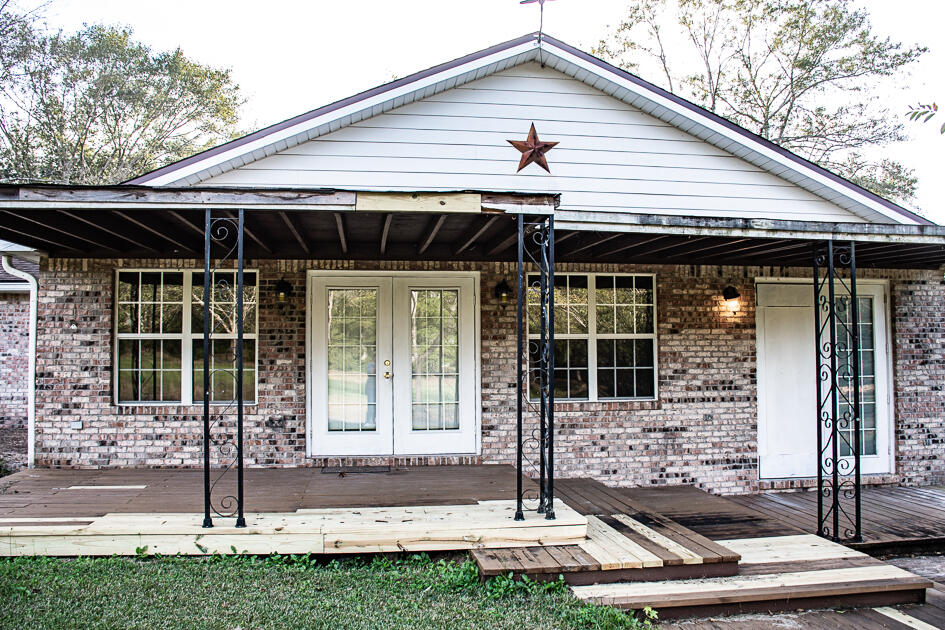 COUNTRY CLUB ESTATES - Residential Lease