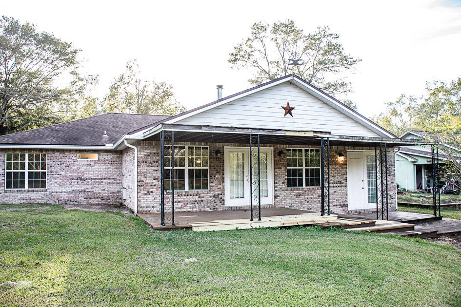 COUNTRY CLUB ESTATES - Residential Lease