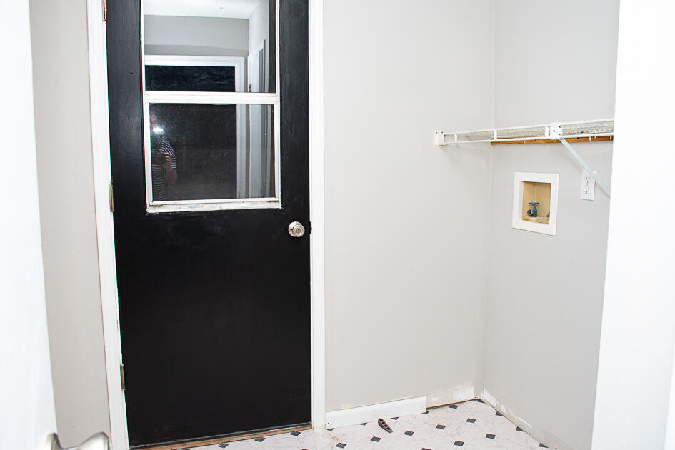 COUNTRY CLUB ESTATES - Residential Lease