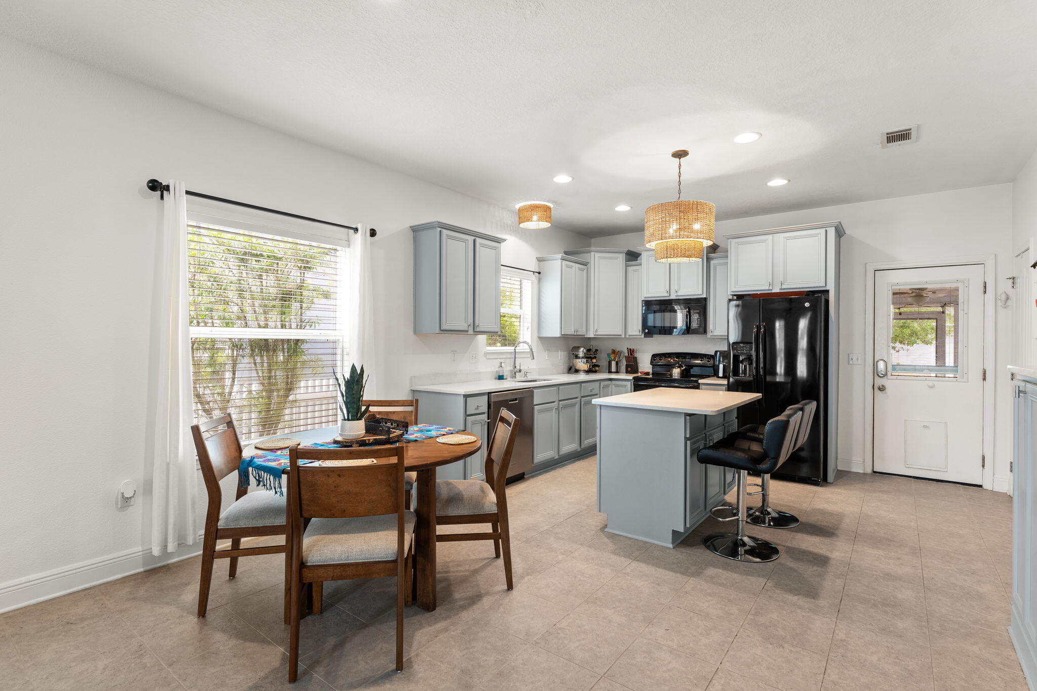 HAMMOCK BAY - Residential Lease