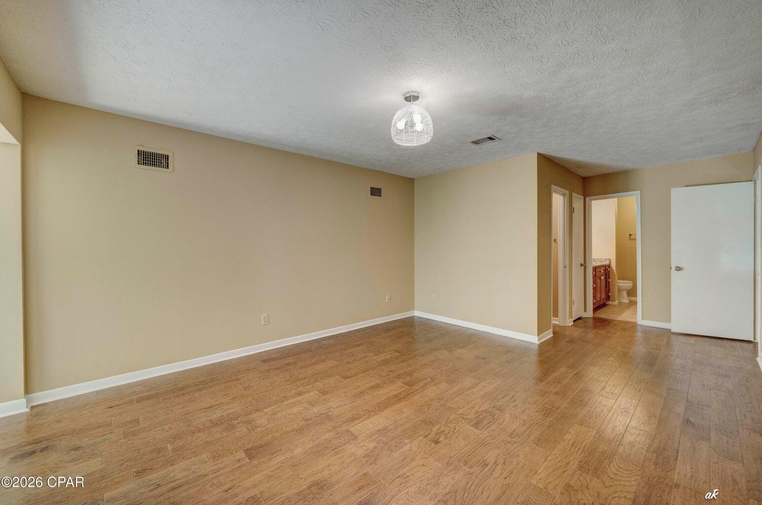 VENETIAN VILLA - Residential