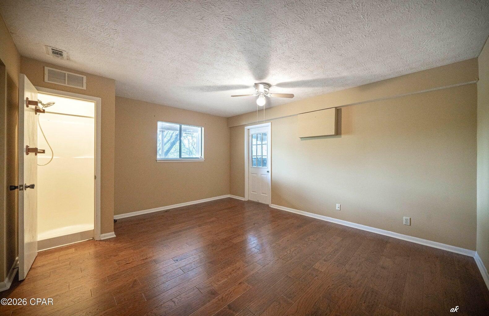 VENETIAN VILLA - Residential