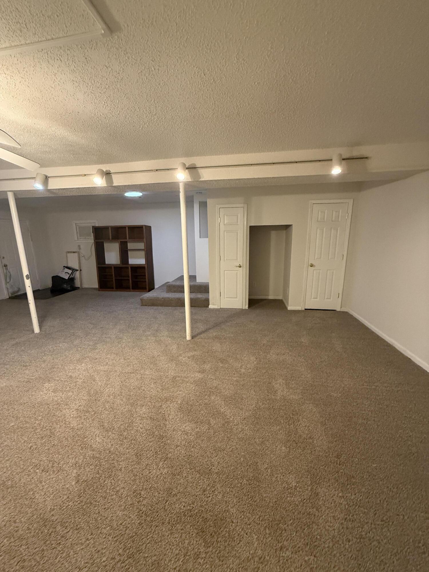 KELL-AIRE GARDENS - Residential Lease