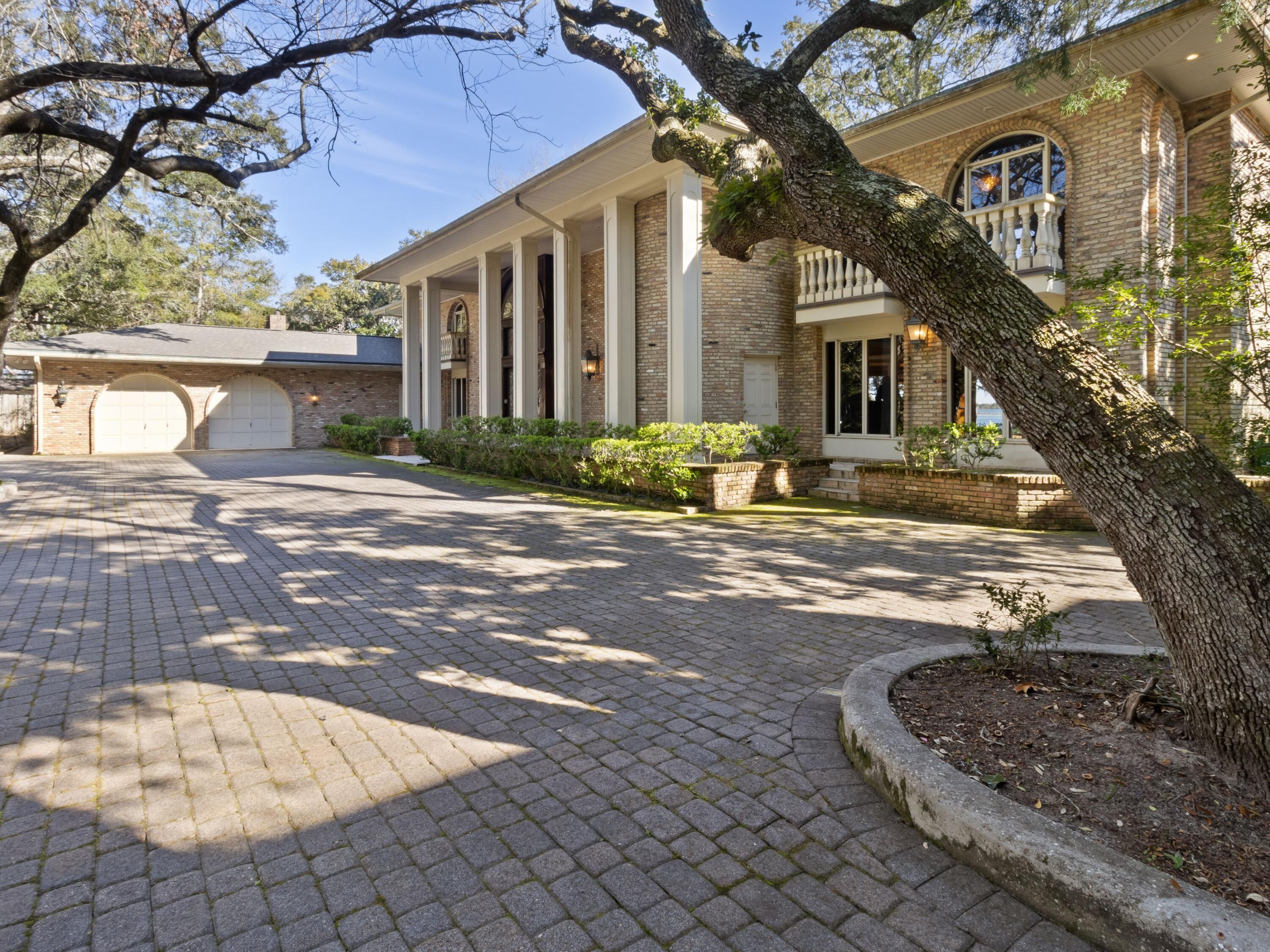 GULFVIEW S/D TO MARY ESTHER - Residential