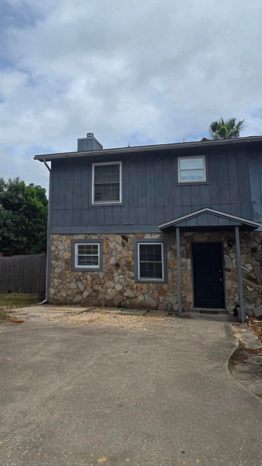Welcome home to this 2-bedroom townhouse located just minutes from the gates of Hurlburt Field! This property offers ultimate peace of mind with a massive list of recent capital improvements. Say goodbye to maintenance worries with a **complete PEX replumb and new exterior shut-off (2023)**, a **brand-new roof (2021)**, and a **fully replaced central HVAC system and water heater (2022)**. Inside, you'll love the fresh plush carpeting throughout the stairs and upper level (2022), alongside a premium side-by-side refrigerator. Perfect for a low-maintenance primary residence, a military crash pad, or a turnkey investment property. Schedule your showing today!'