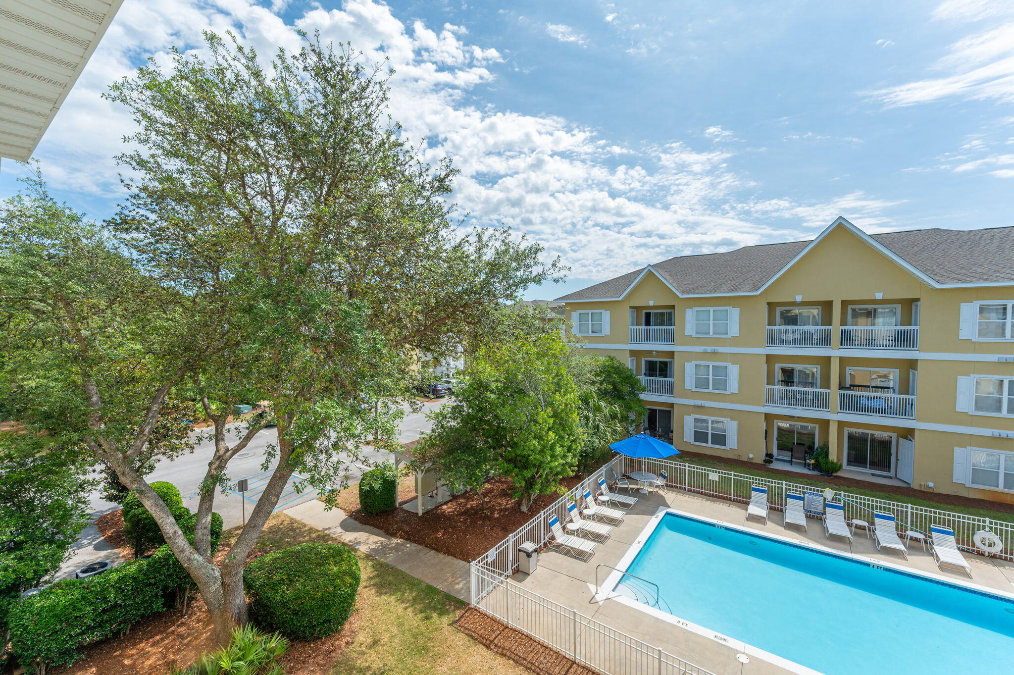 HERONS WATCH CONDO PH 2 - Residential