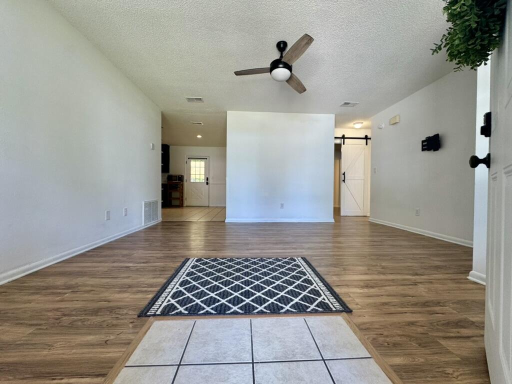 MORRIS ADD CRESTVIEW LOTS 10 TO 12 INC BLK 2 - Residential