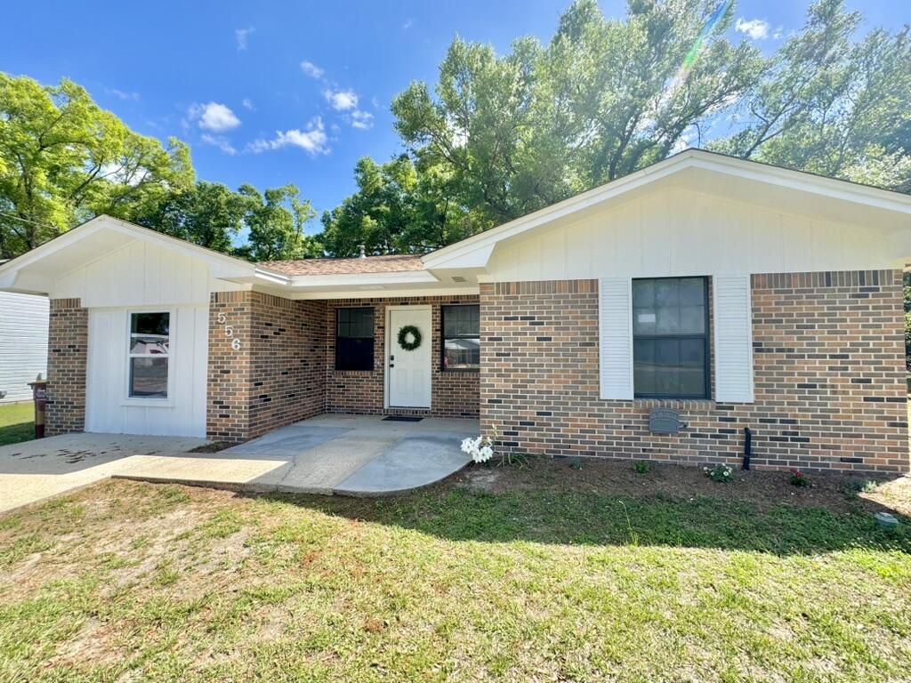 MORRIS ADD CRESTVIEW LOTS 10 TO 12 INC BLK 2 - Residential