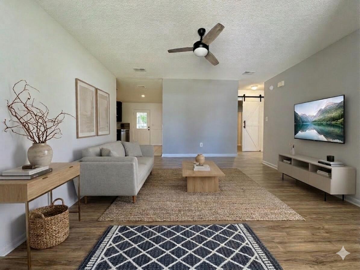 MORRIS ADD CRESTVIEW LOTS 10 TO 12 INC BLK 2 - Residential