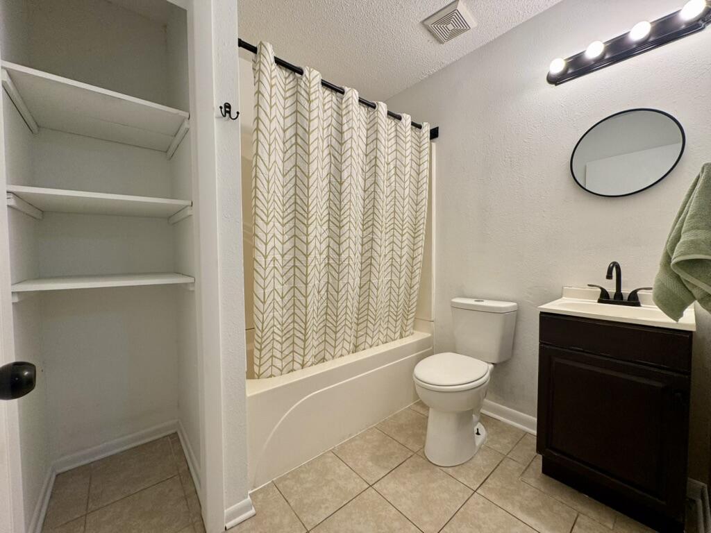 MORRIS ADD CRESTVIEW LOTS 10 TO 12 INC BLK 2 - Residential