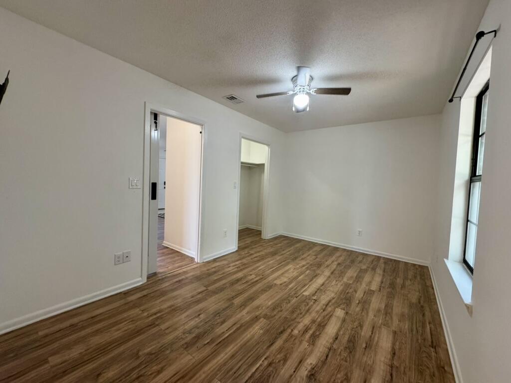 MORRIS ADD CRESTVIEW LOTS 10 TO 12 INC BLK 2 - Residential