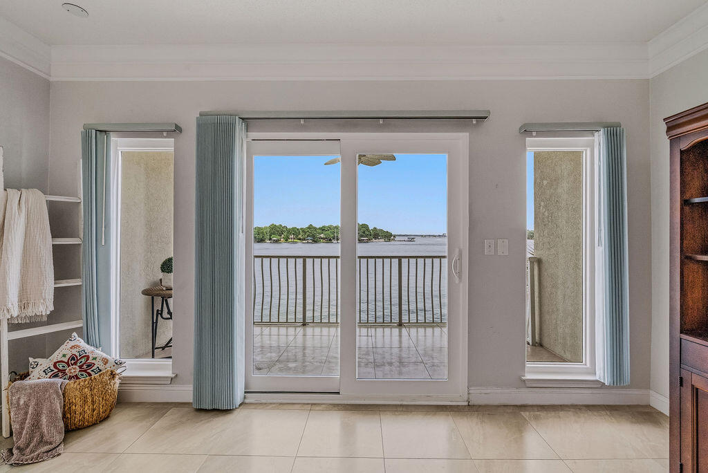 LAGUNA LANDING - Residential