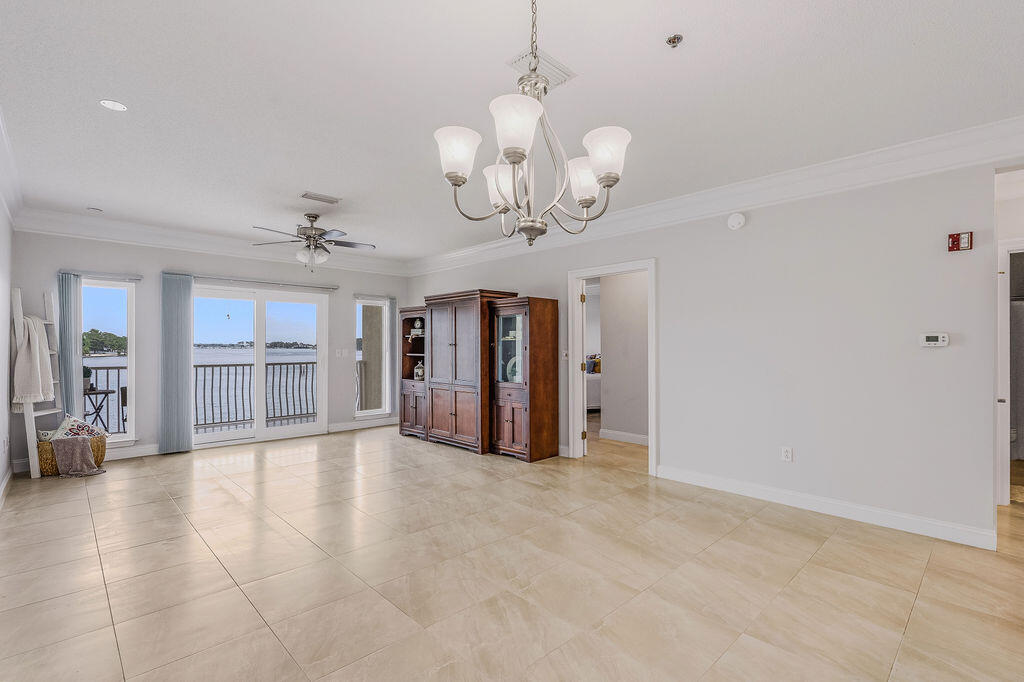 LAGUNA LANDING - Residential