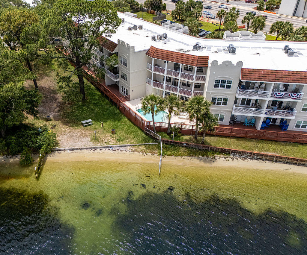 LAGUNA LANDING - Residential