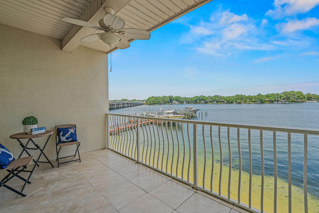 LAGUNA LANDING - Residential