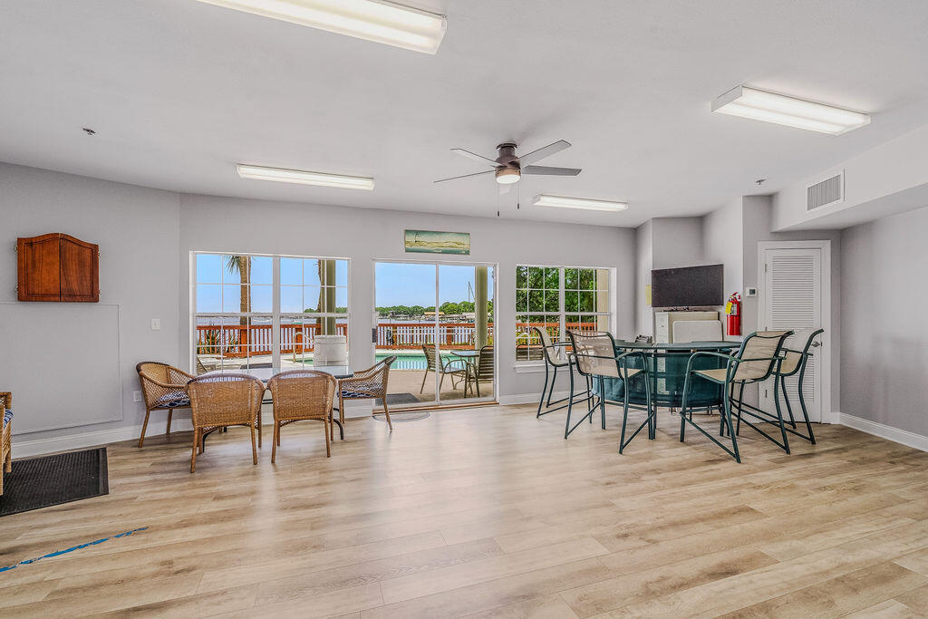 LAGUNA LANDING - Residential