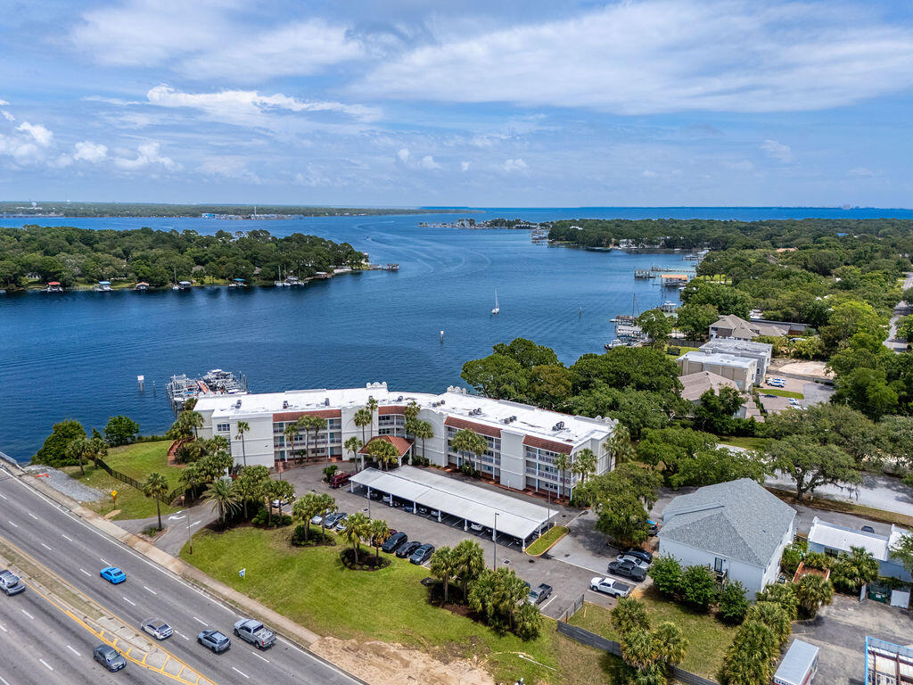 LAGUNA LANDING - Residential