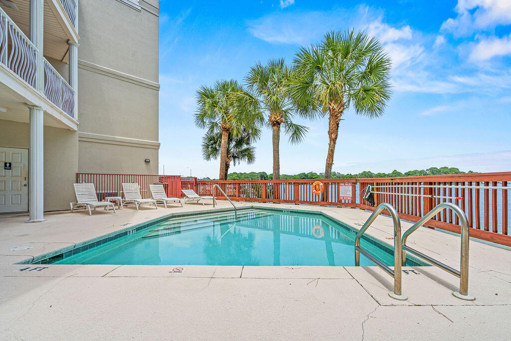 LAGUNA LANDING - Residential