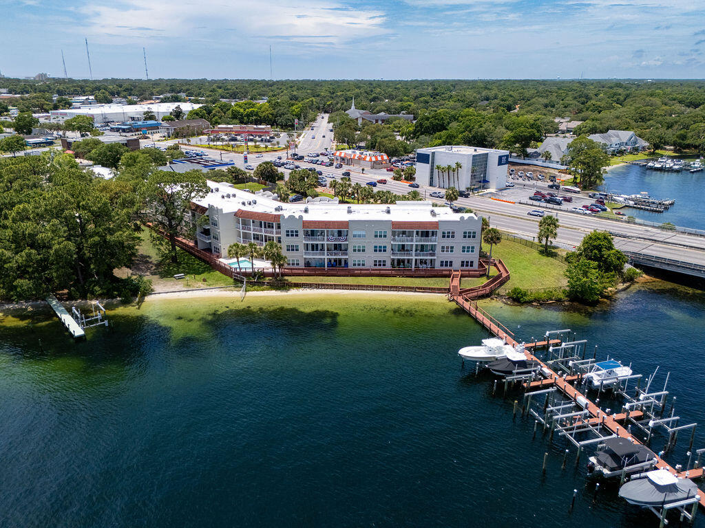 LAGUNA LANDING - Residential
