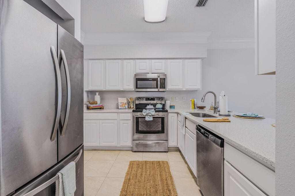 LAGUNA LANDING - Residential