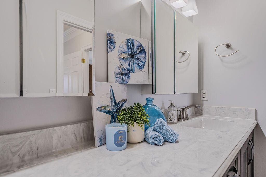 LAGUNA LANDING - Residential