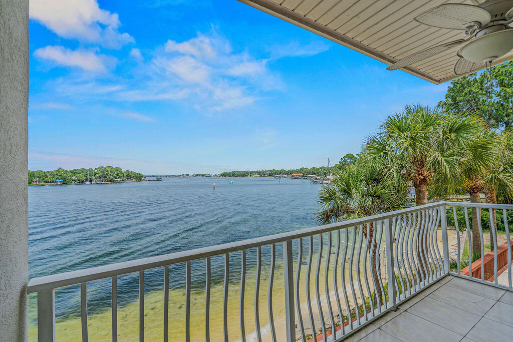 LAGUNA LANDING - Residential