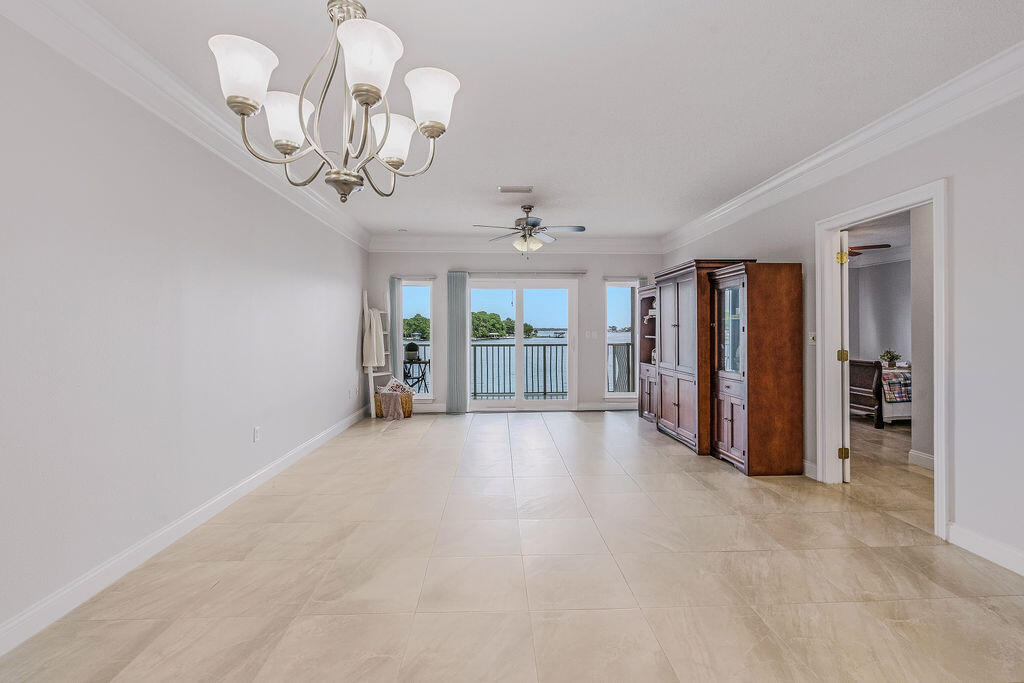 LAGUNA LANDING - Residential