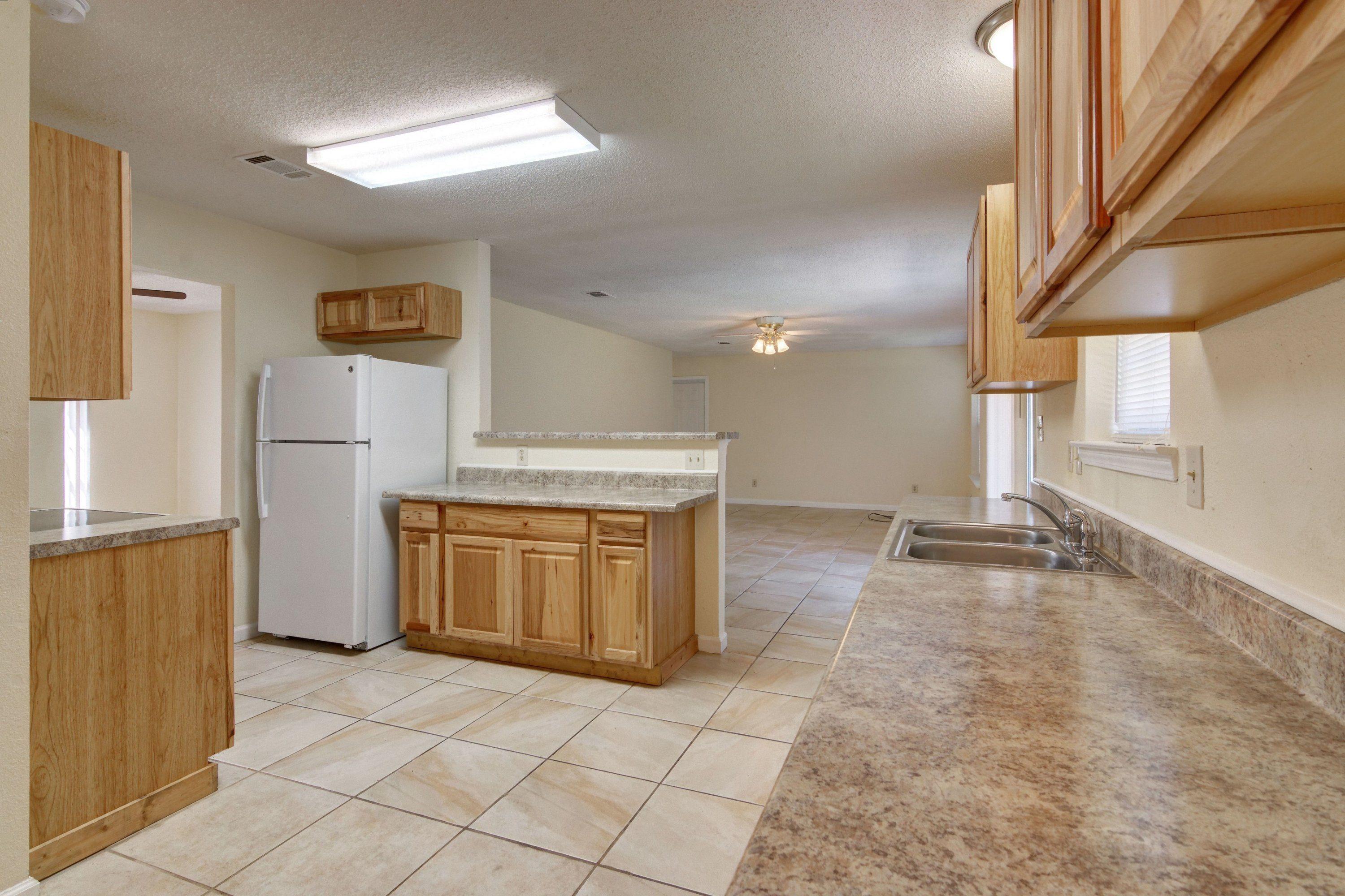 LAKE CHARLENE - Residential