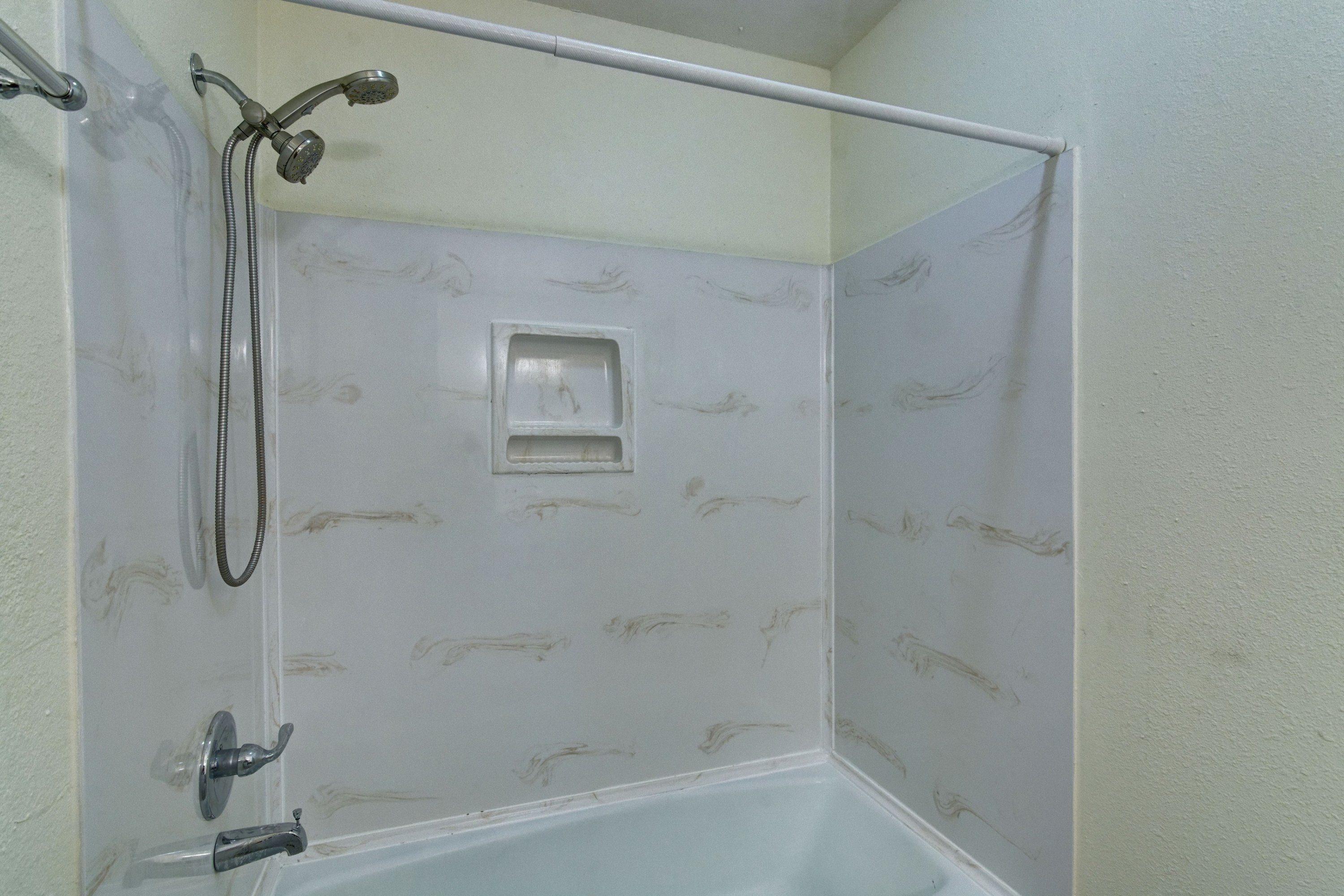 LAKE CHARLENE - Residential