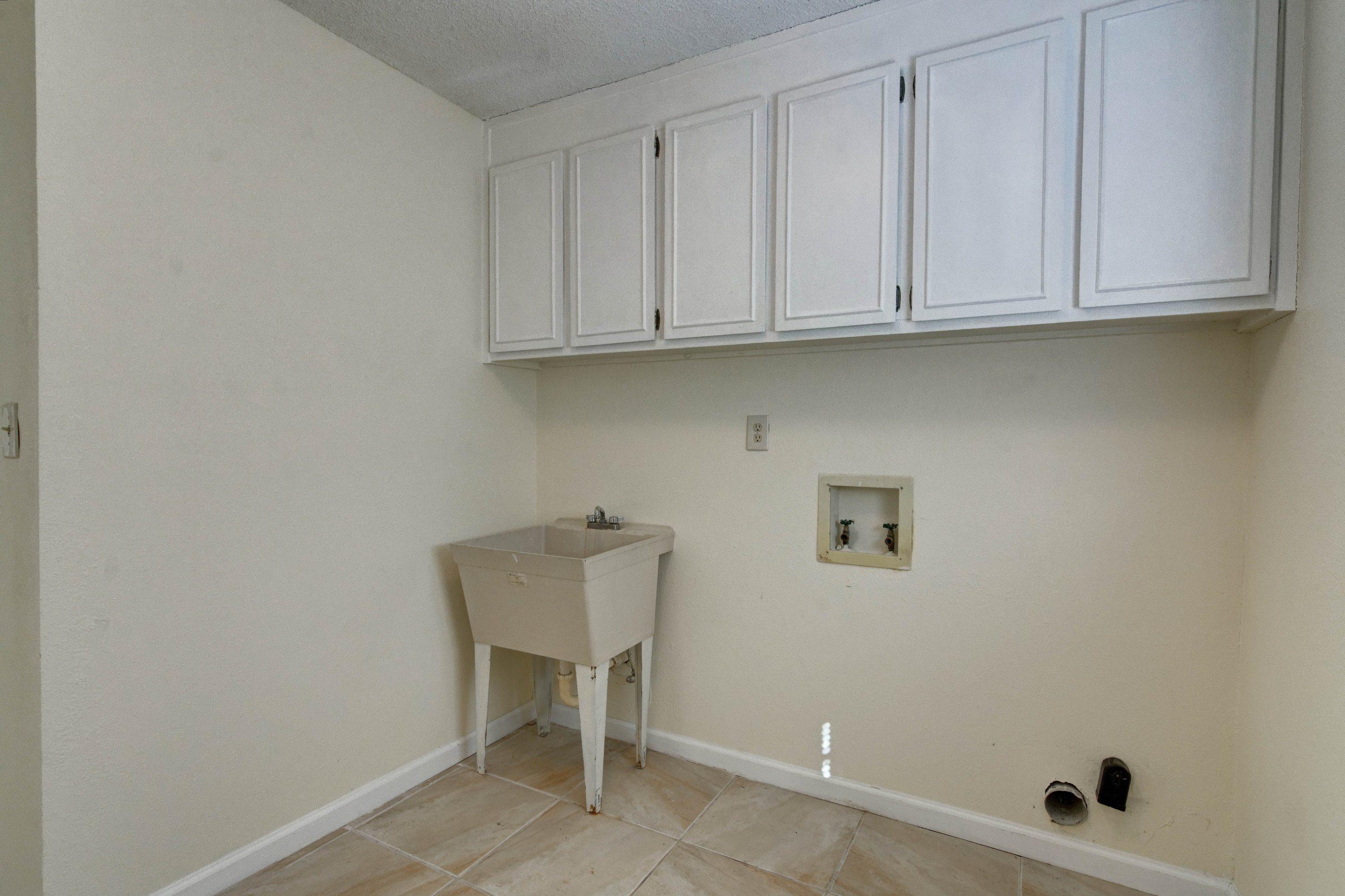 LAKE CHARLENE - Residential