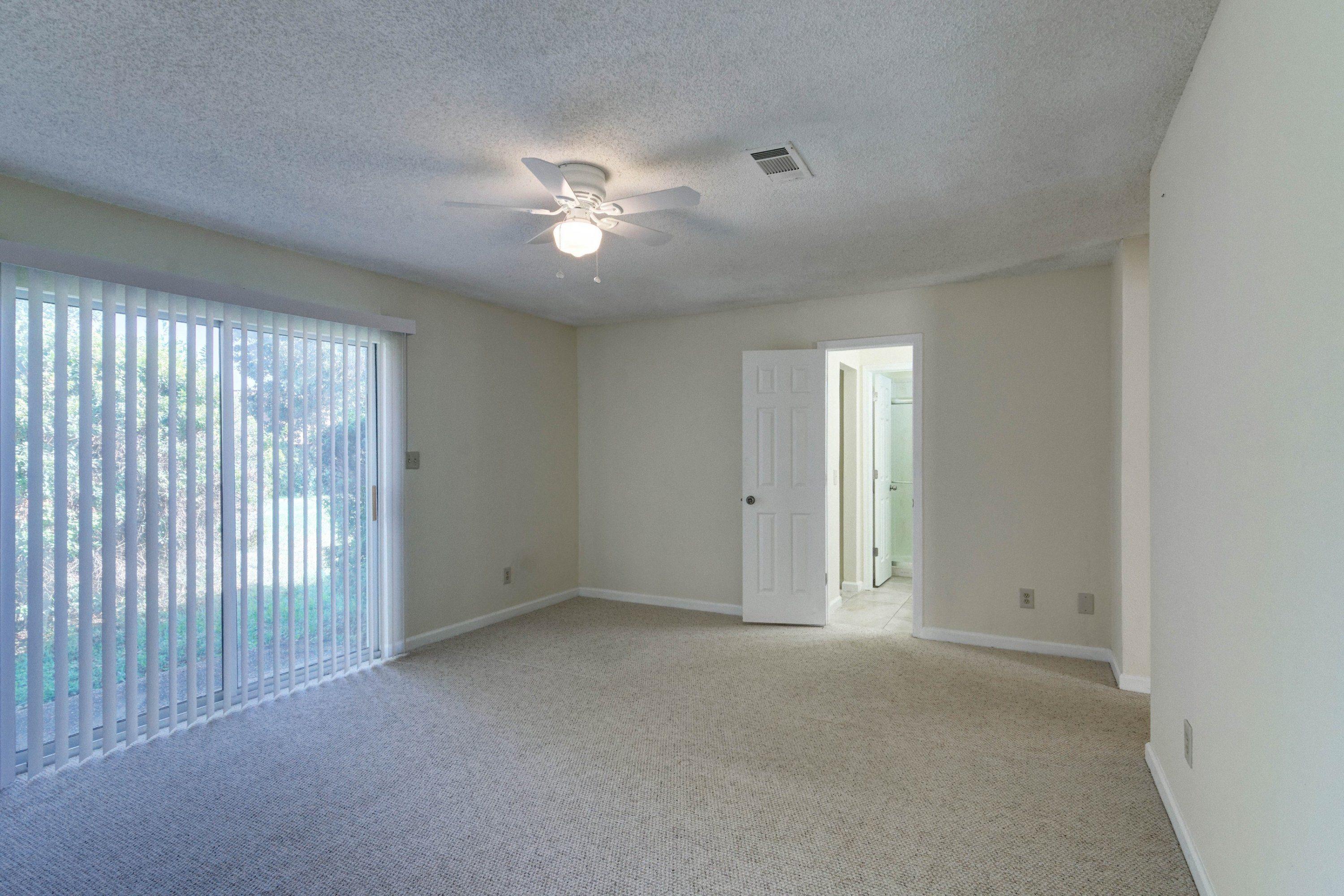 LAKE CHARLENE - Residential