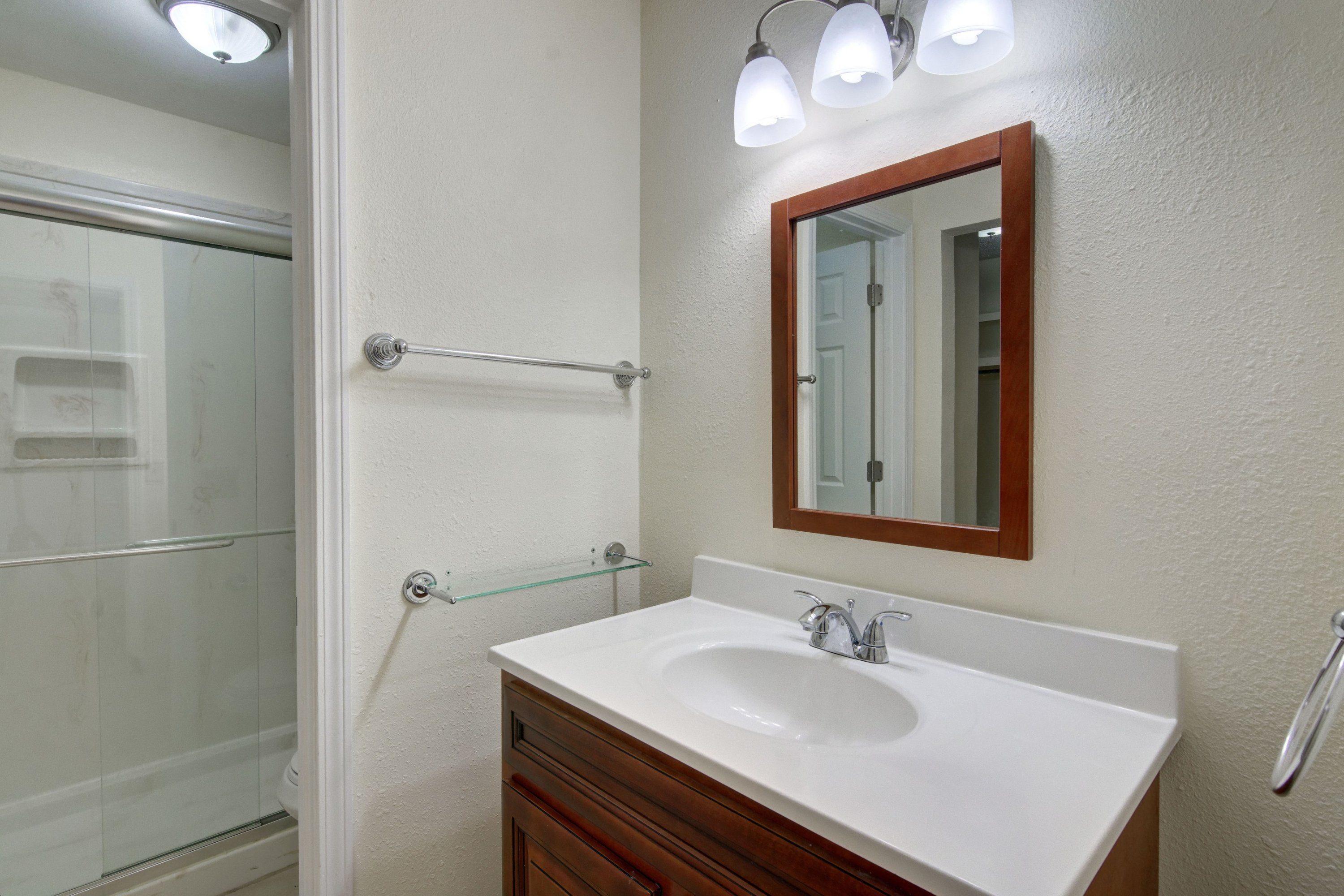 LAKE CHARLENE - Residential