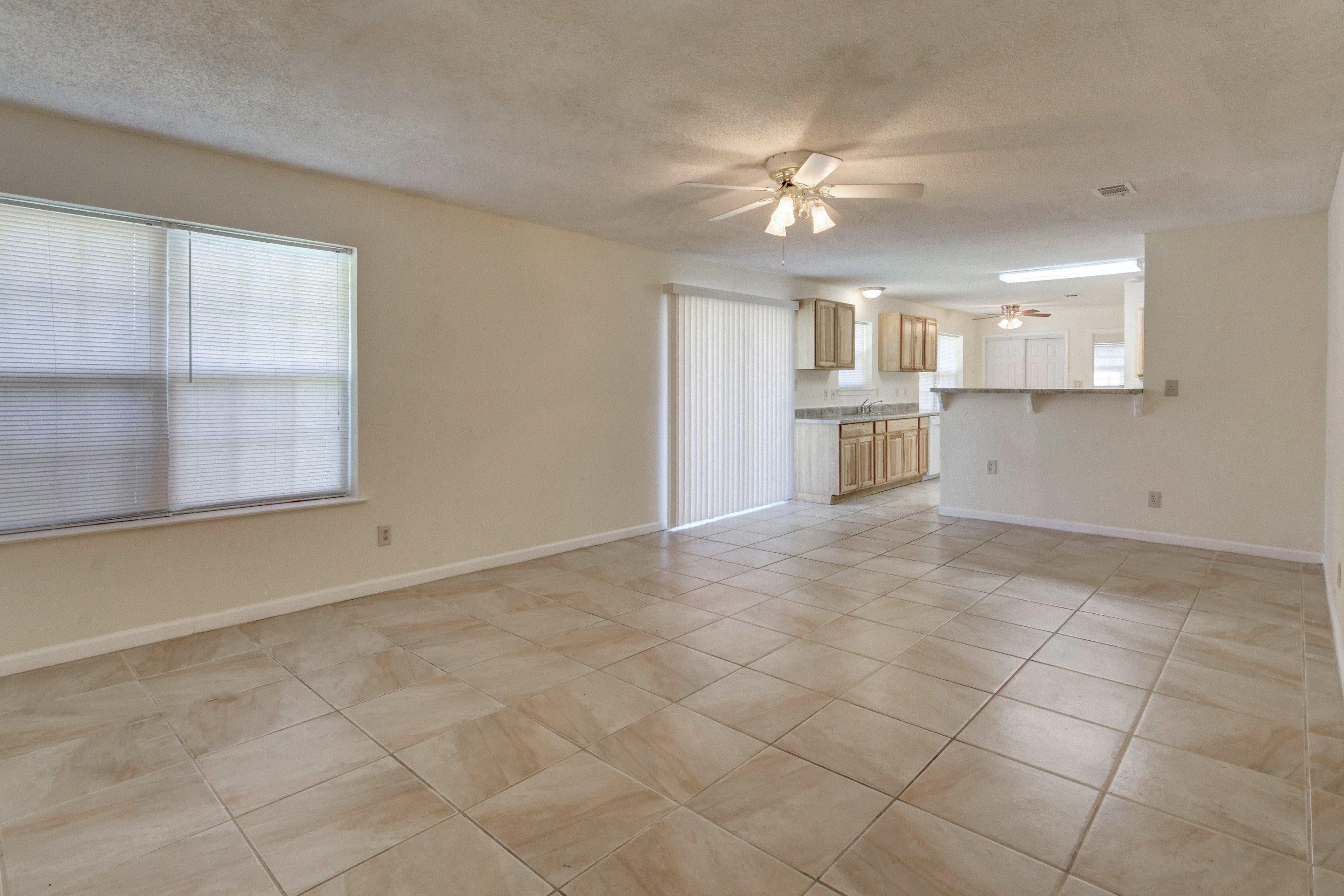 LAKE CHARLENE - Residential