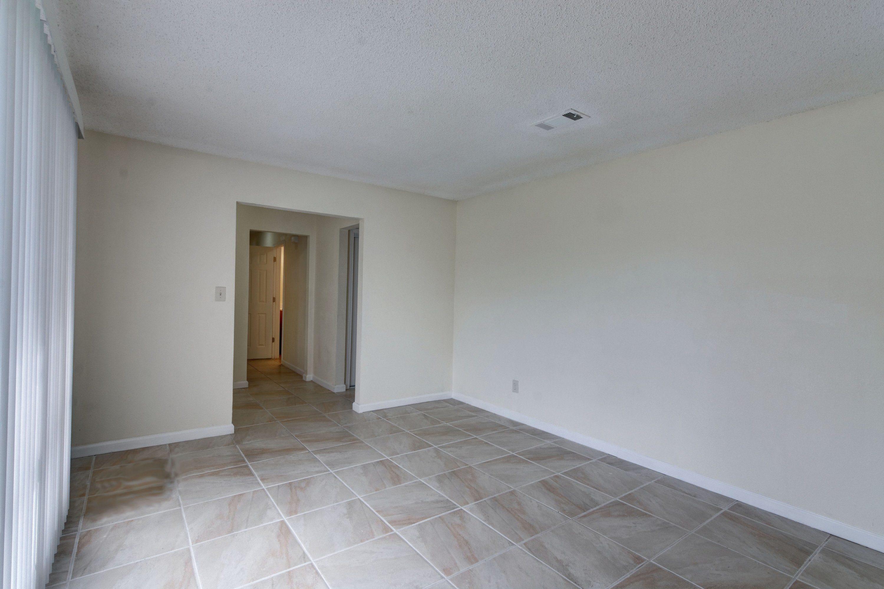 LAKE CHARLENE - Residential