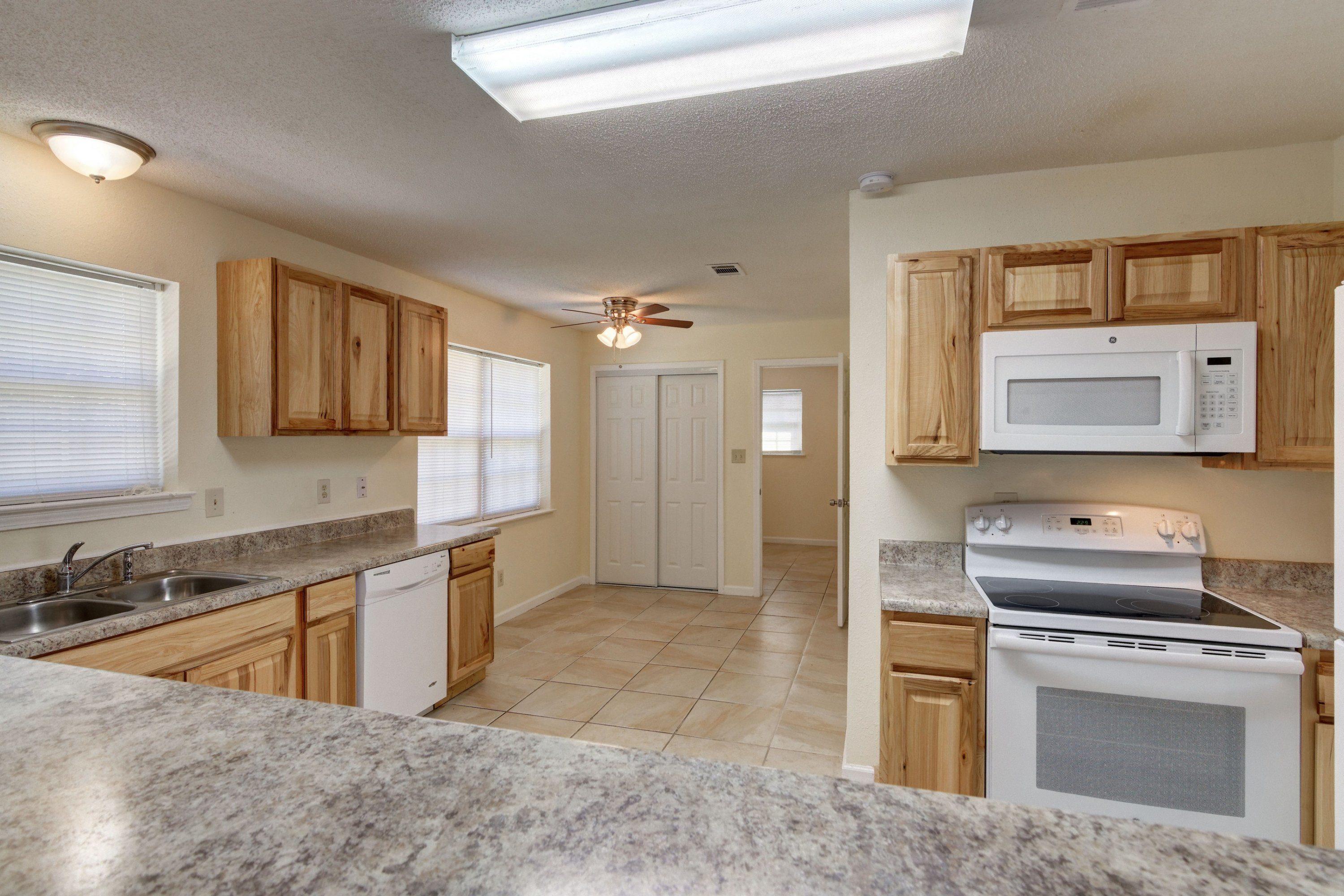 LAKE CHARLENE - Residential