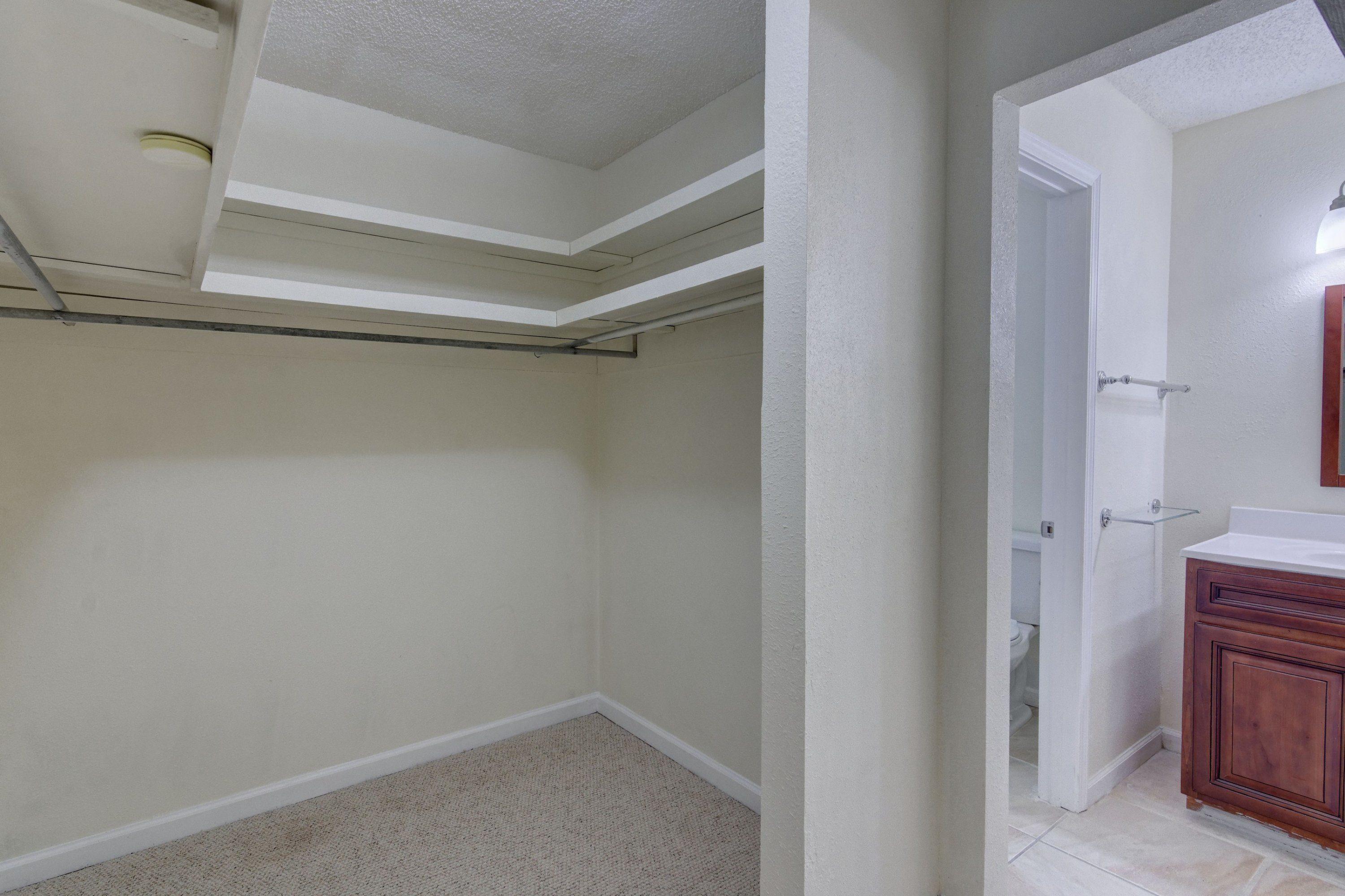 LAKE CHARLENE - Residential