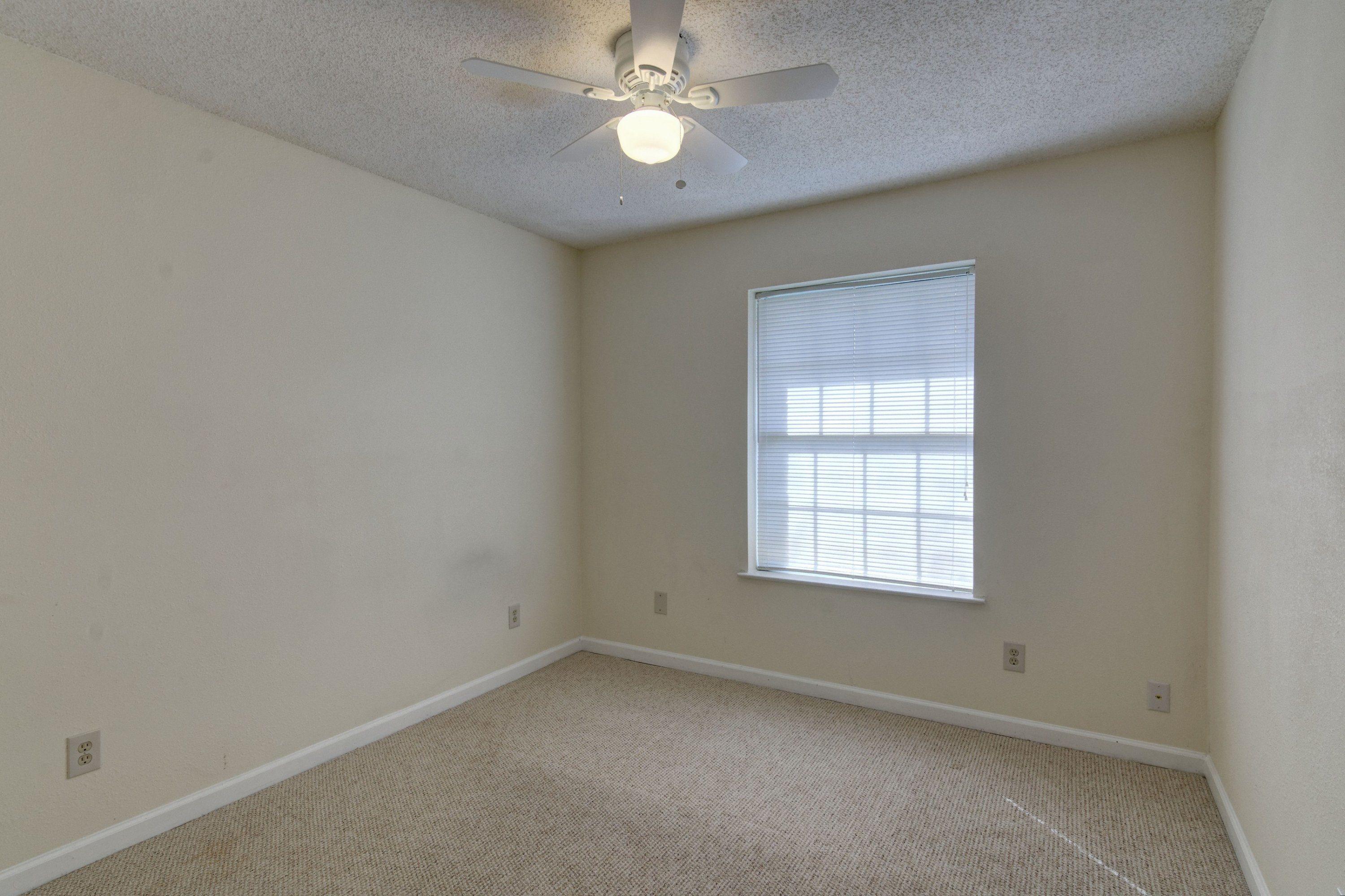 LAKE CHARLENE - Residential