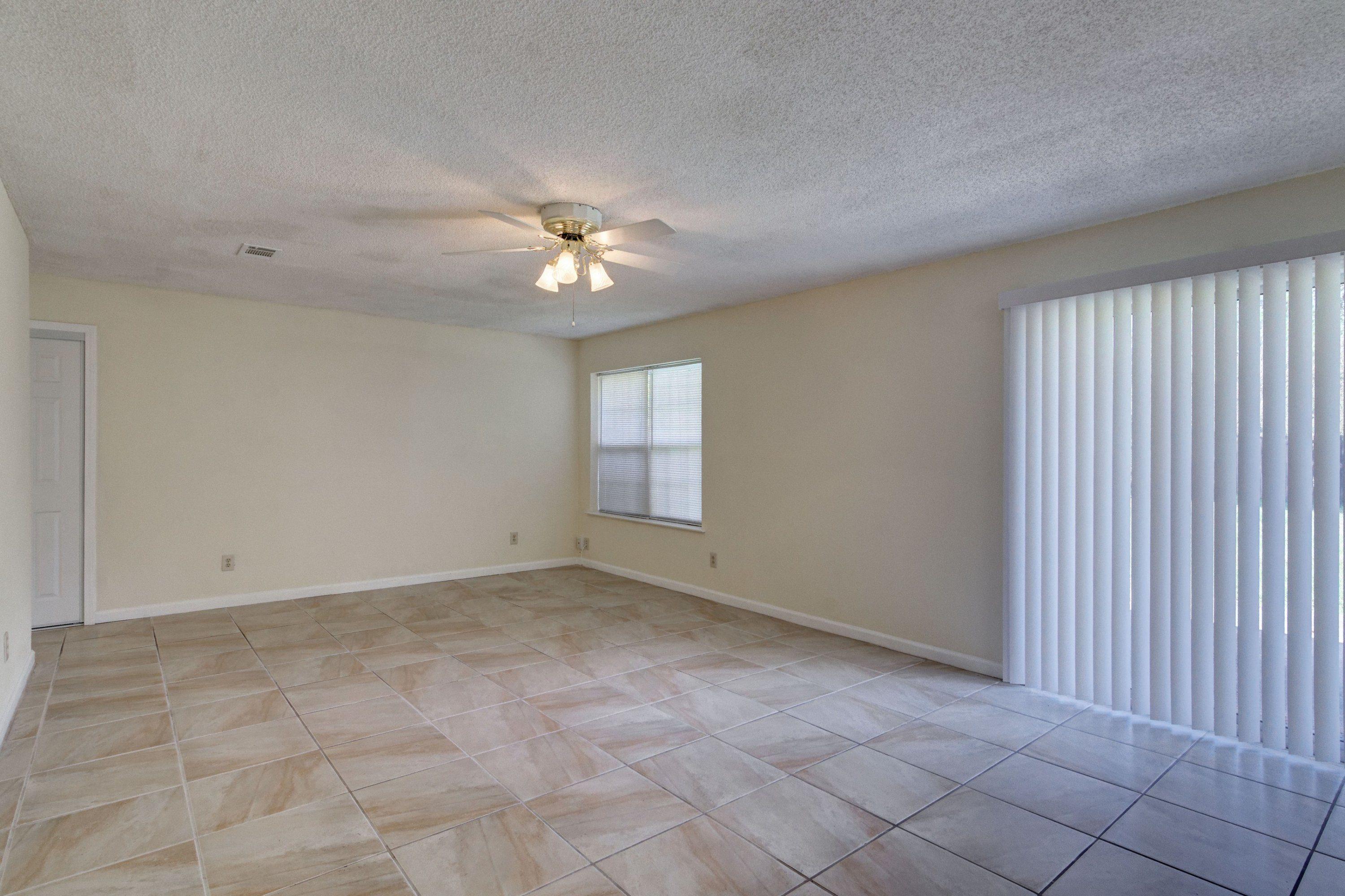 LAKE CHARLENE - Residential