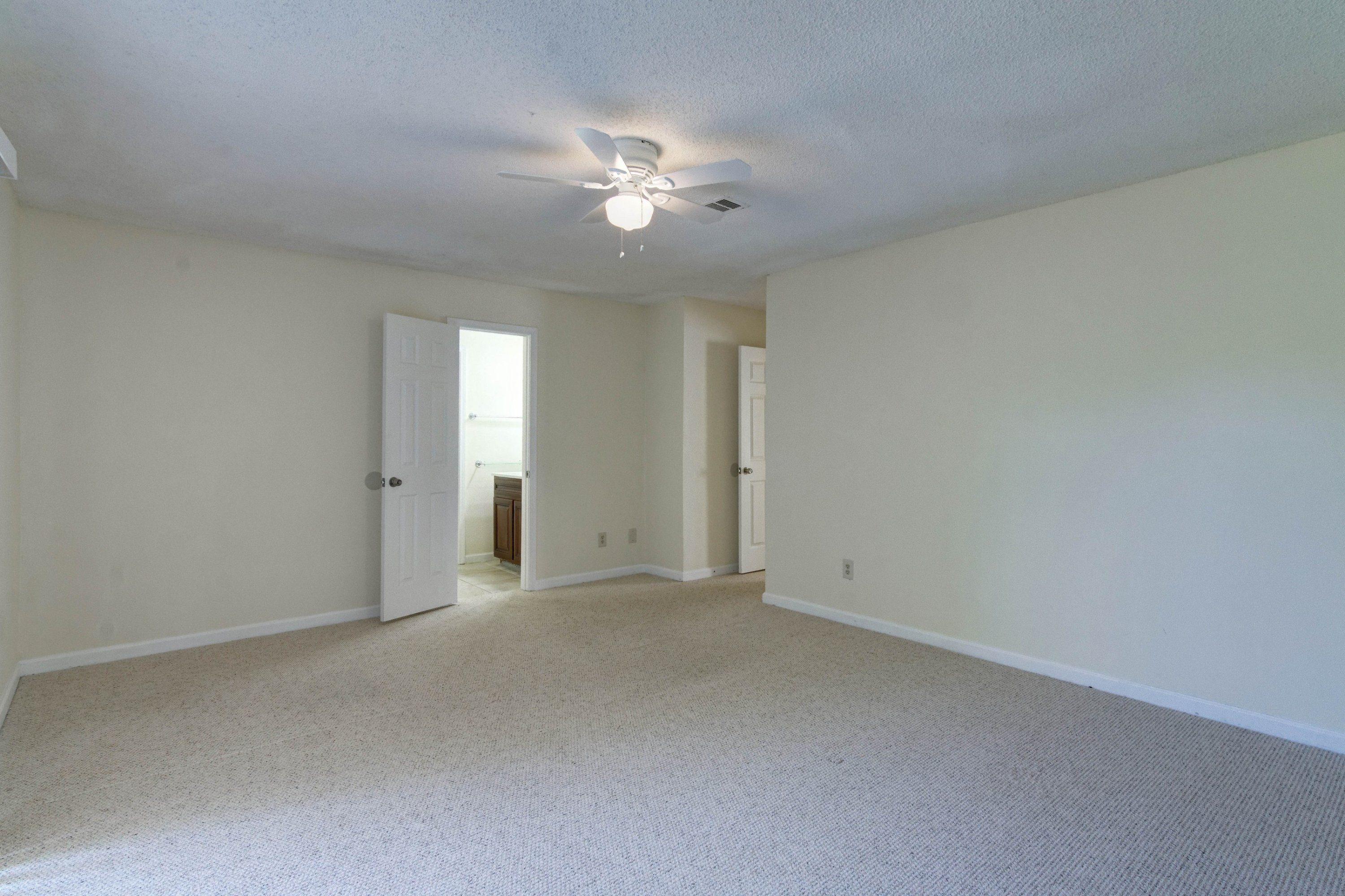 LAKE CHARLENE - Residential