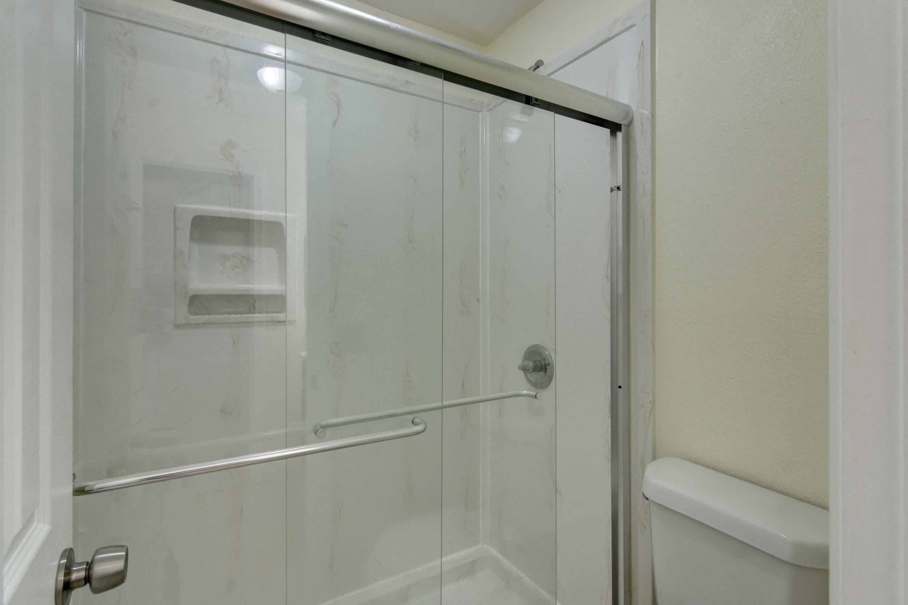 LAKE CHARLENE - Residential