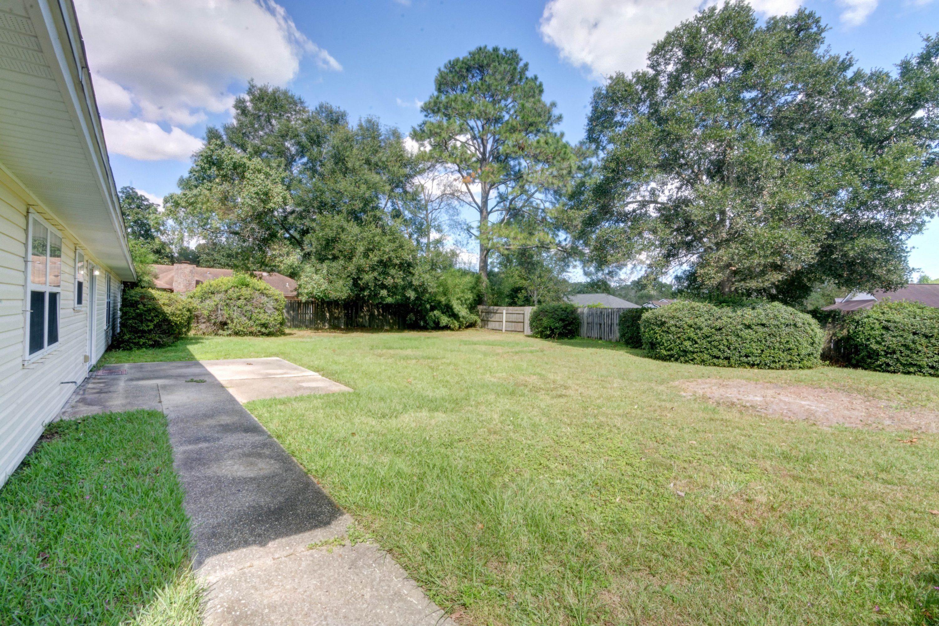 LAKE CHARLENE - Residential