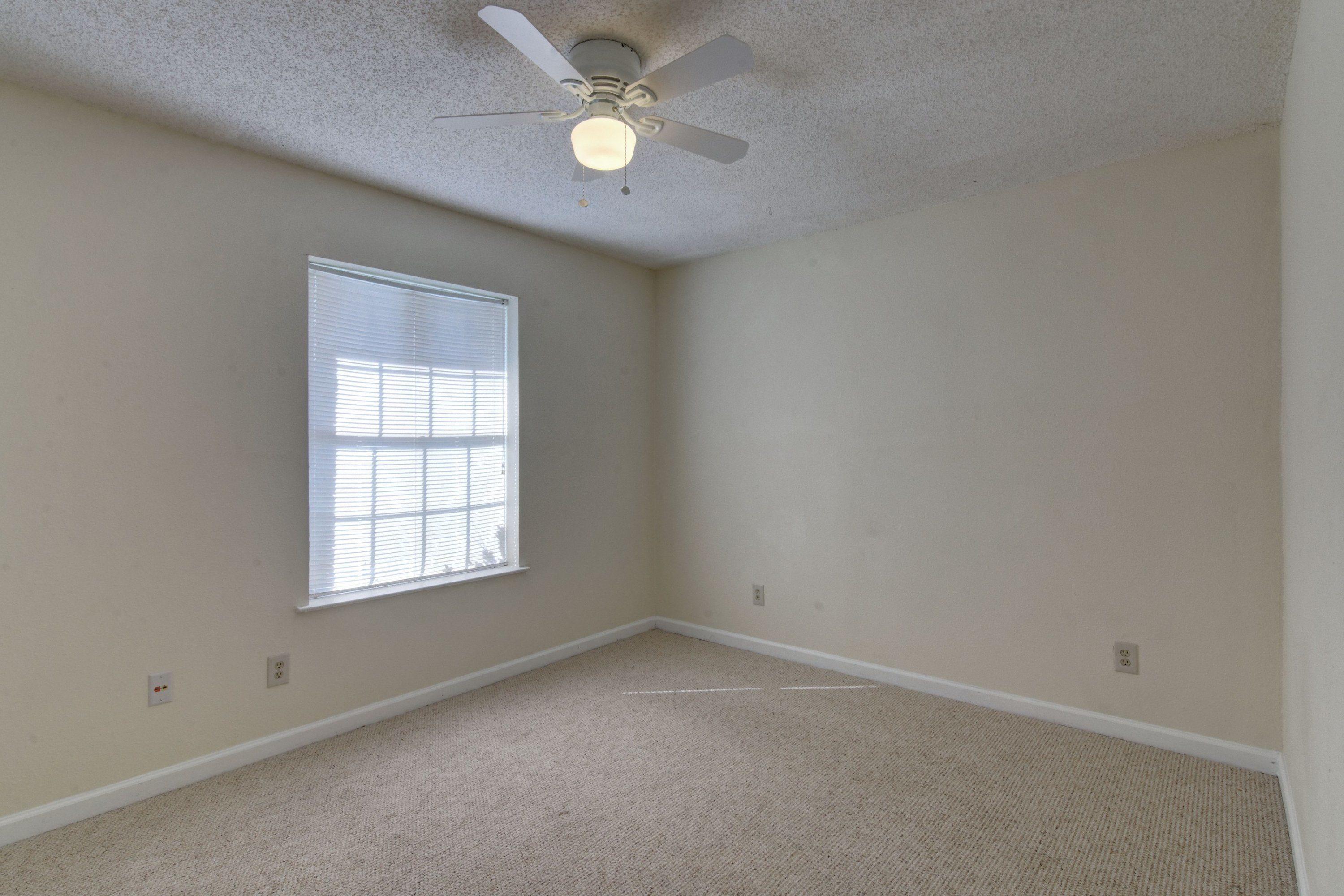 LAKE CHARLENE - Residential