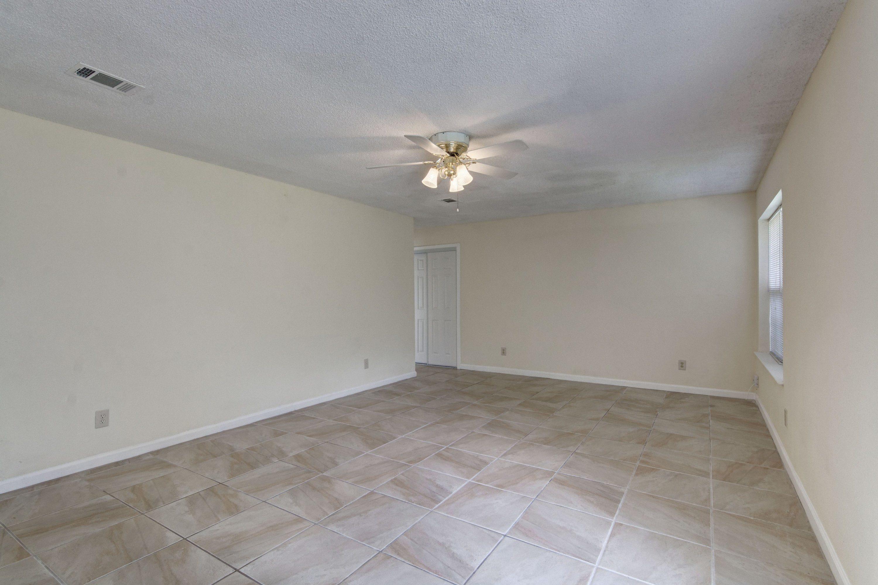 LAKE CHARLENE - Residential