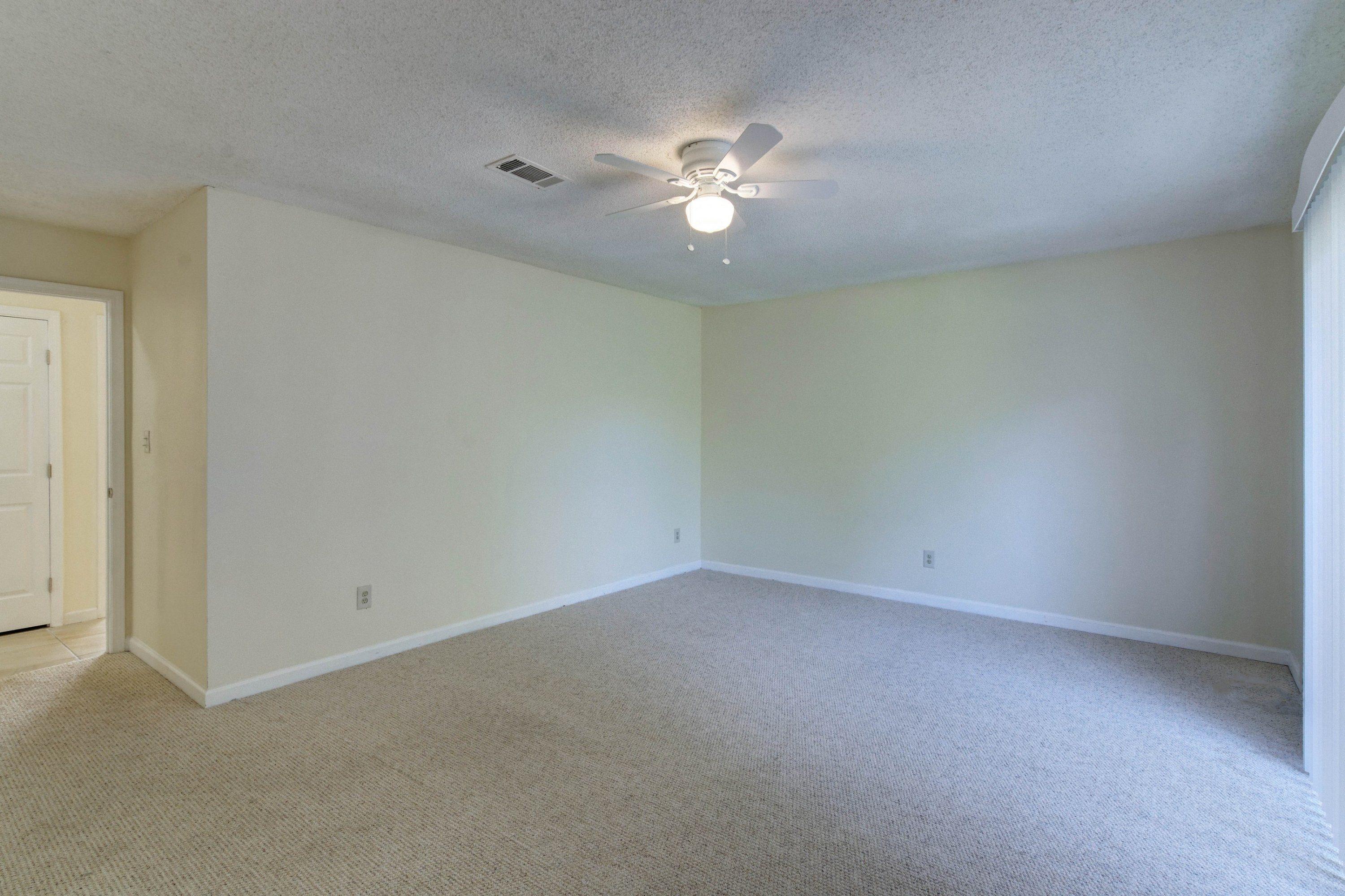 LAKE CHARLENE - Residential