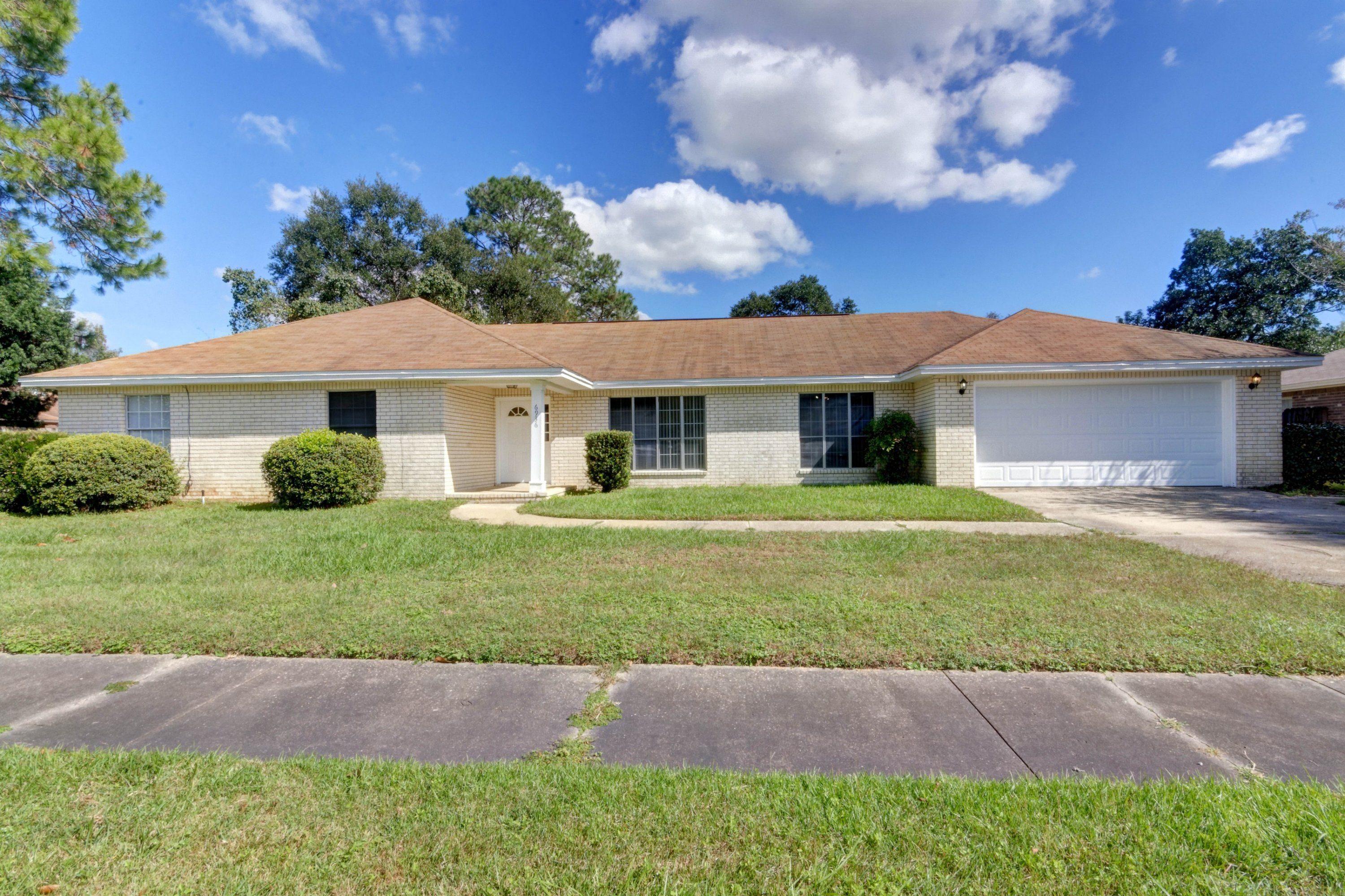 LAKE CHARLENE - Residential
