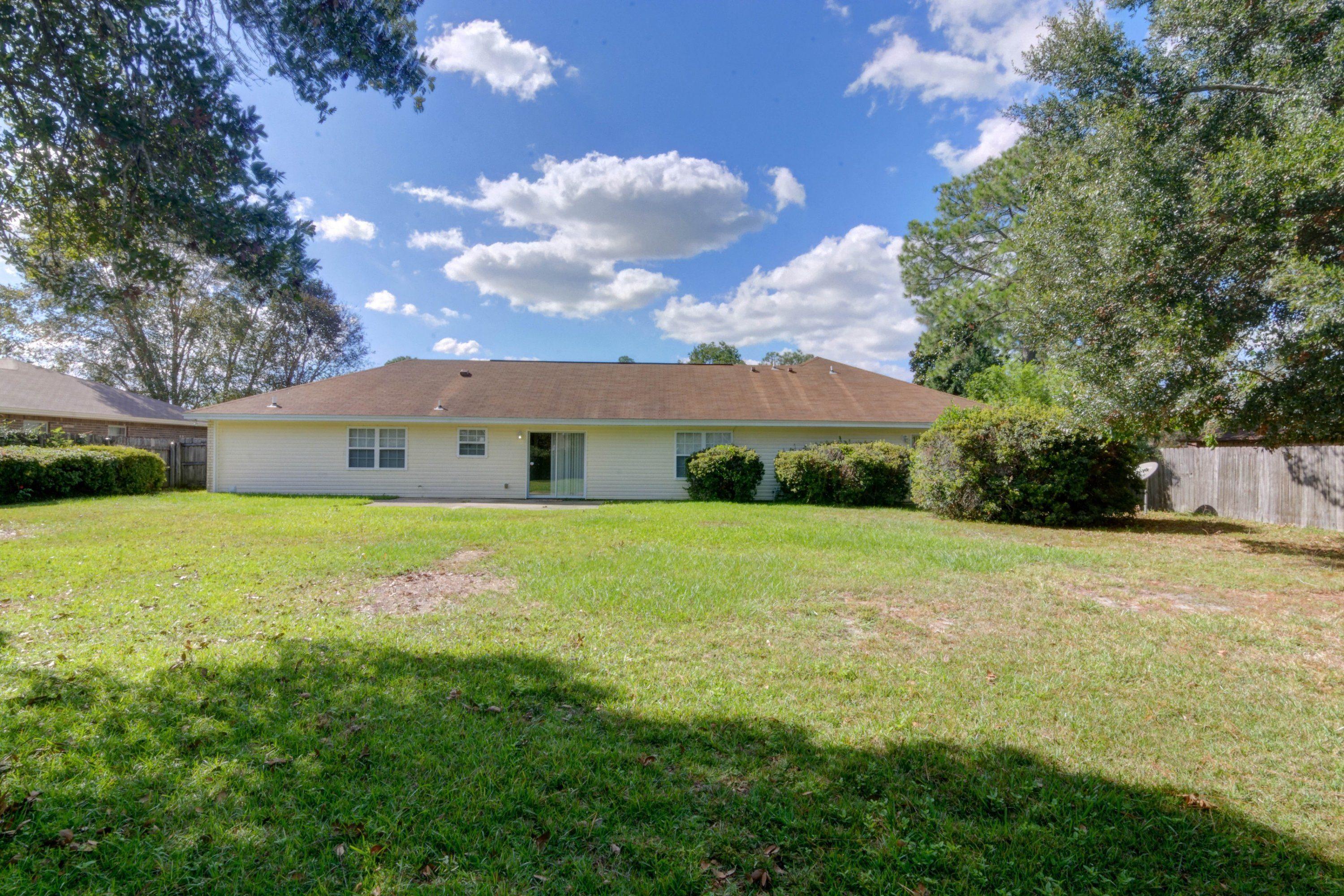LAKE CHARLENE - Residential