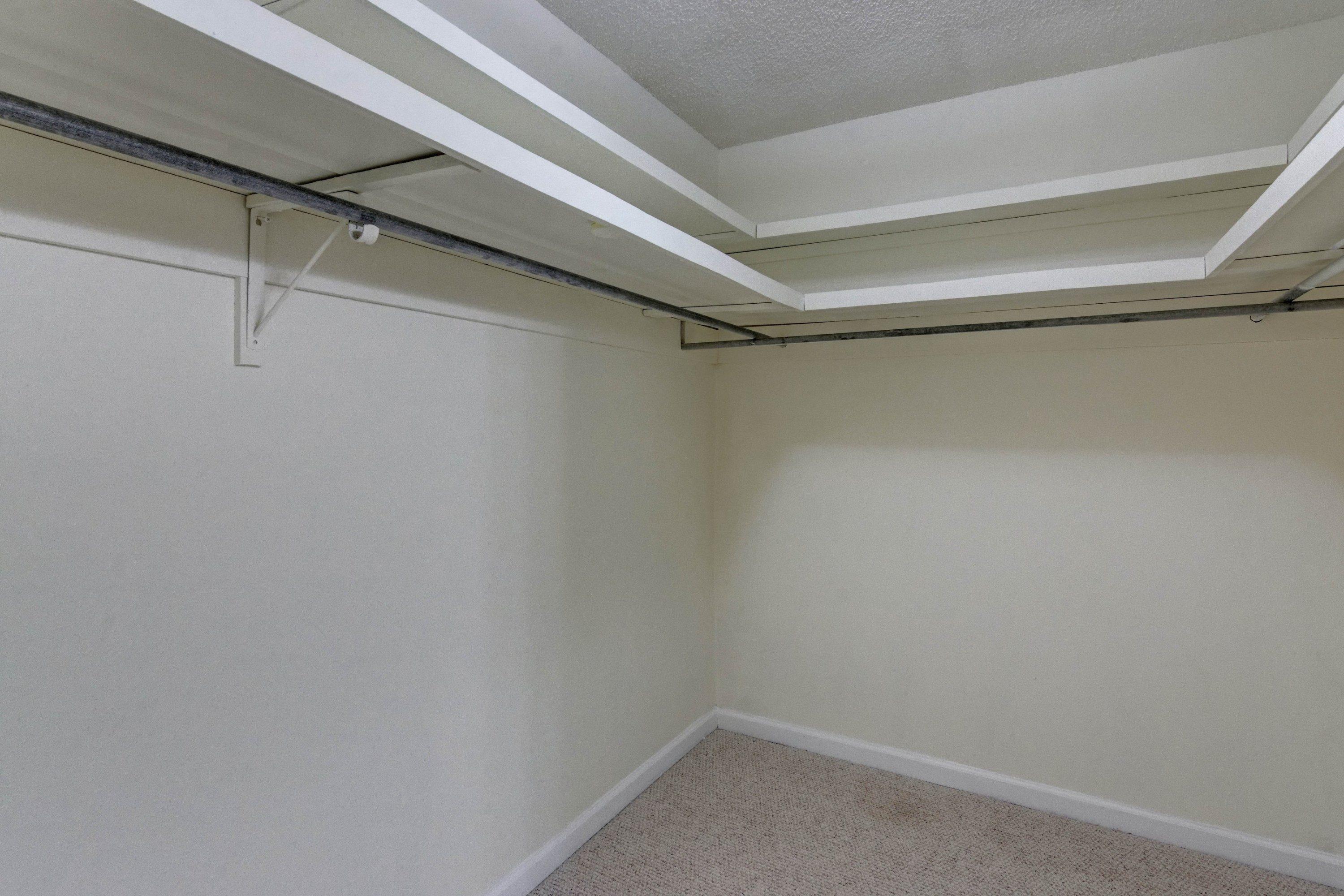 LAKE CHARLENE - Residential